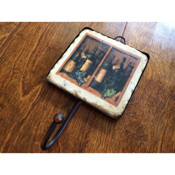 Italian‎ wine grapes tile hook wall hanging ,metal apron hook Vintage 4x7 - Picture 1 of 11